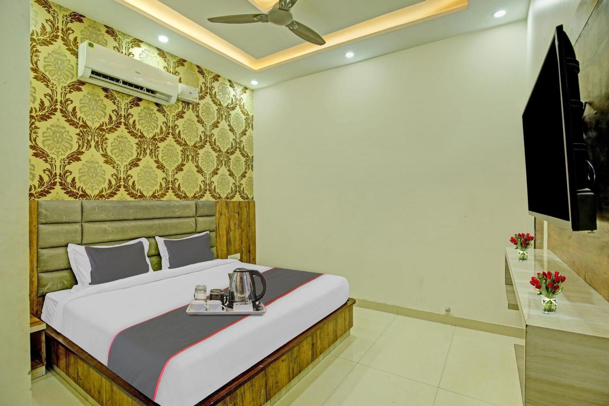Collection O Rd Hotel Zirakpur エクステリア 写真